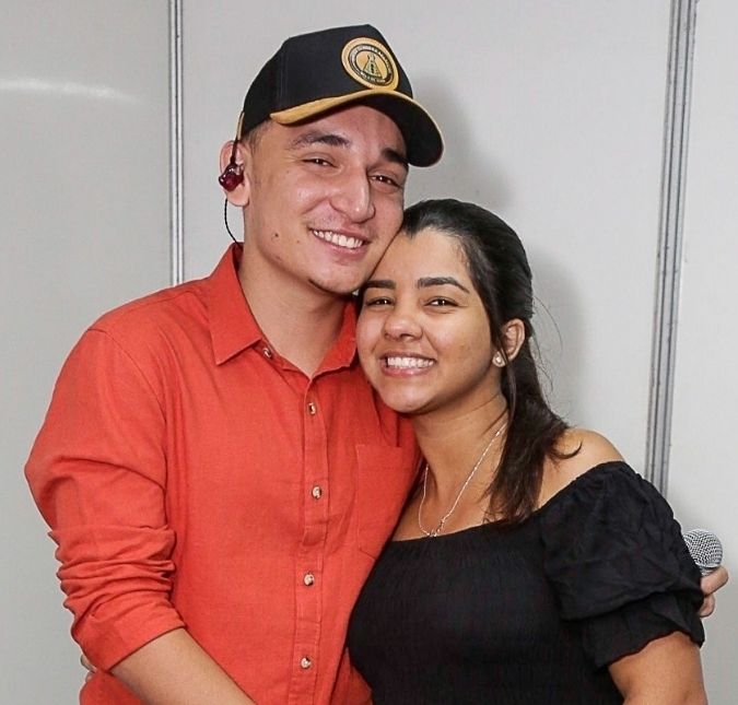 João Gomes e Ary Mirelle batizam os filhos e renovam votos de casamento aos pés do Cristo Redentor
