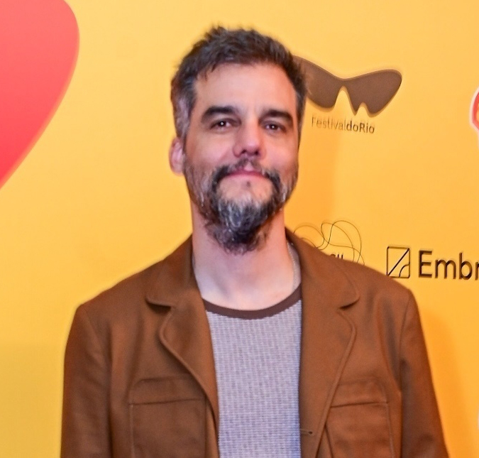 Wagner Moura revela motivo de ficar longe das redes sociais: <i>Me protege de muita bobagem</i>