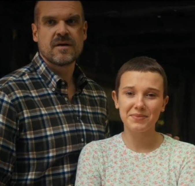 Millie Bobby Brown teria acusado David Harbour de bullying nos bastidores de Stranger Things, diz site Os atores interpretam pai e filha na série da Netflix