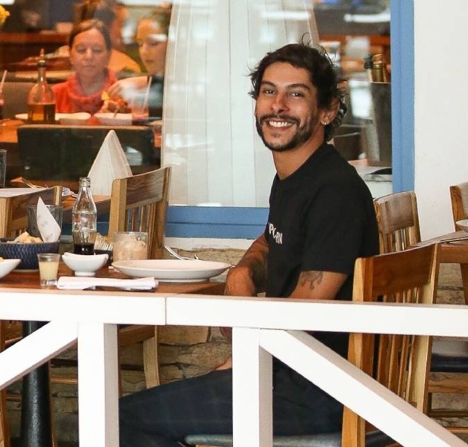 Irmão de Shia comenta sobre romance do ator com Michelle Barros em <i>A Fazenda 17</i>: <i>Aprovo!</i>