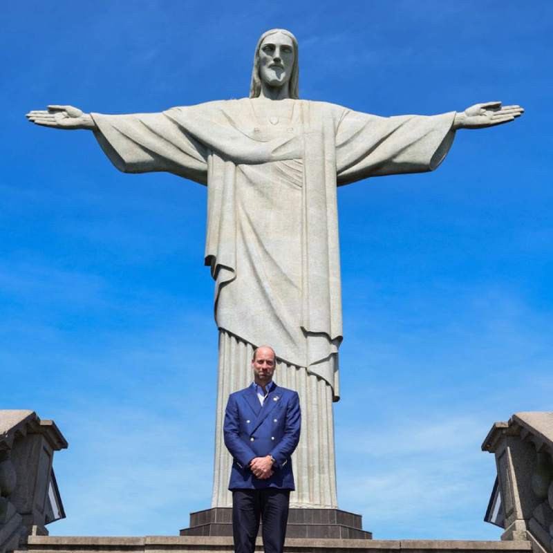 Príncipe William faz visita ao Cristo Redentor e internautas relembram Princesa Diana... Veja tudo que o herdeiro ao trono já fez em sua visita ao Brasil