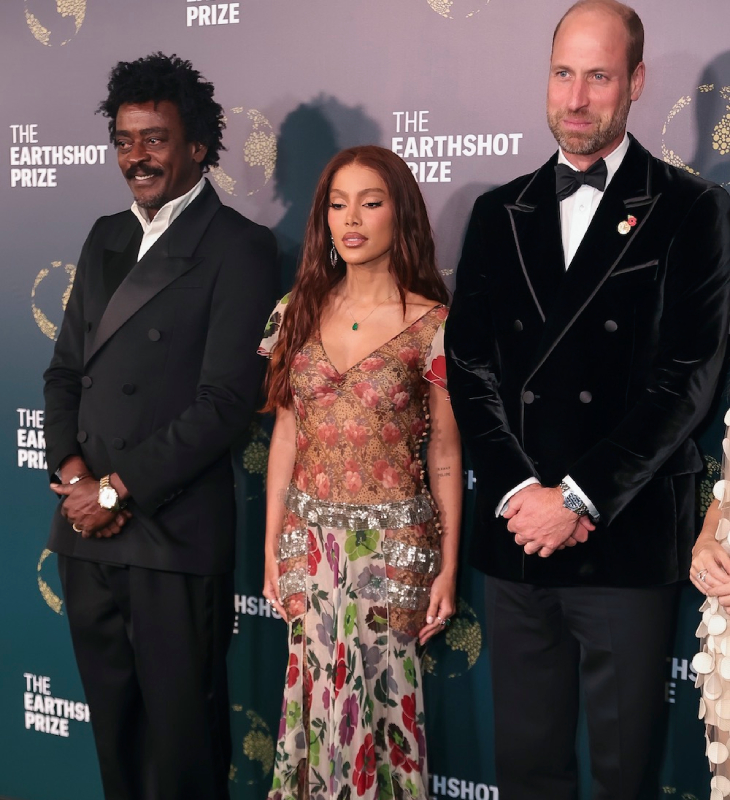 Anitta escolhe <i>look</i> transparente ousado para evento com Príncipe William