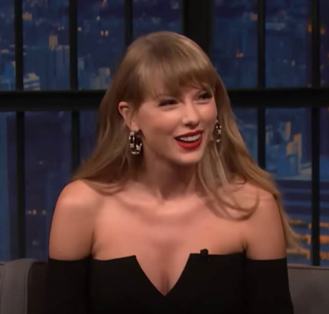 Taylor Swift elege <i>look</i> de mais de 26 mil reais para jantar. Confira!