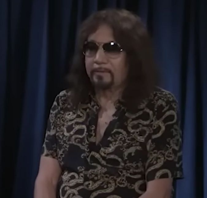 Causa da morte do ex-guitarrista do KISS, Ace Frehley, é divulgada O astro morreu aos 74 anos de idade