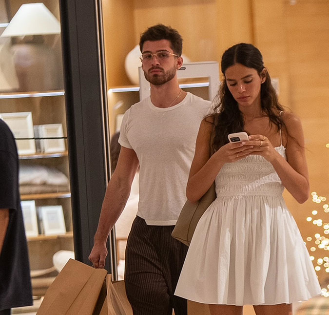 João Guilherme posta fotos de Bruna Marquezine em seu <i>Instagram</i> de fotografias