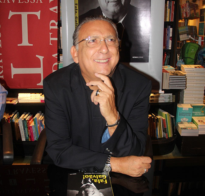 Galvão Bueno comenta sobre trabalhar no <i>SBT<i>: <i>Me sentindo muito bem</i>