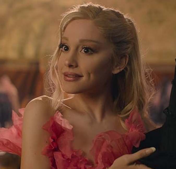 Homem que agarrou Ariana Grande em <i>première</i> de <i>Wicked</i> é condenado a nove dias de prisão