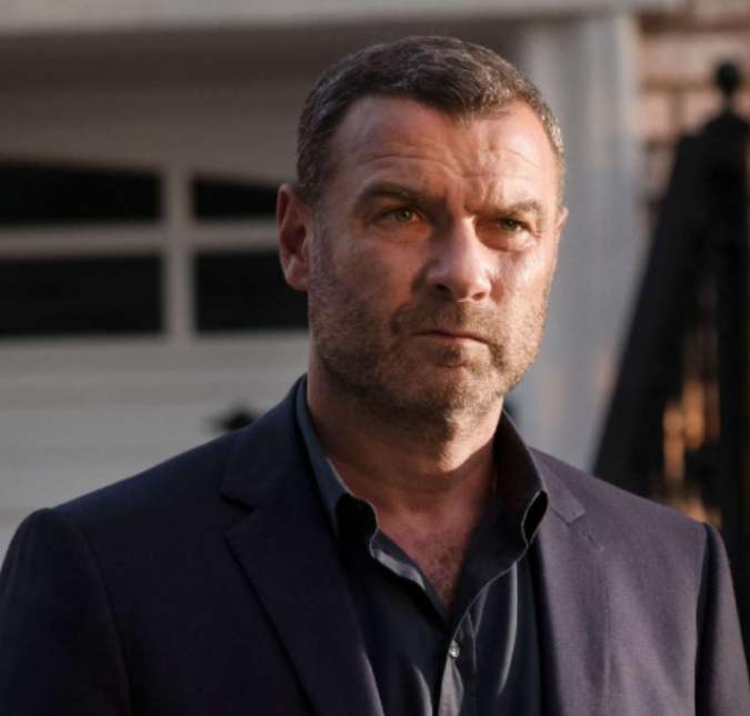 Ator de <i>X-Men Origens: Wolverine</i>, Liev Schreiber é internado após sentir <i>dores de cabeça insuportáveis</i>, diz <i>site</i>