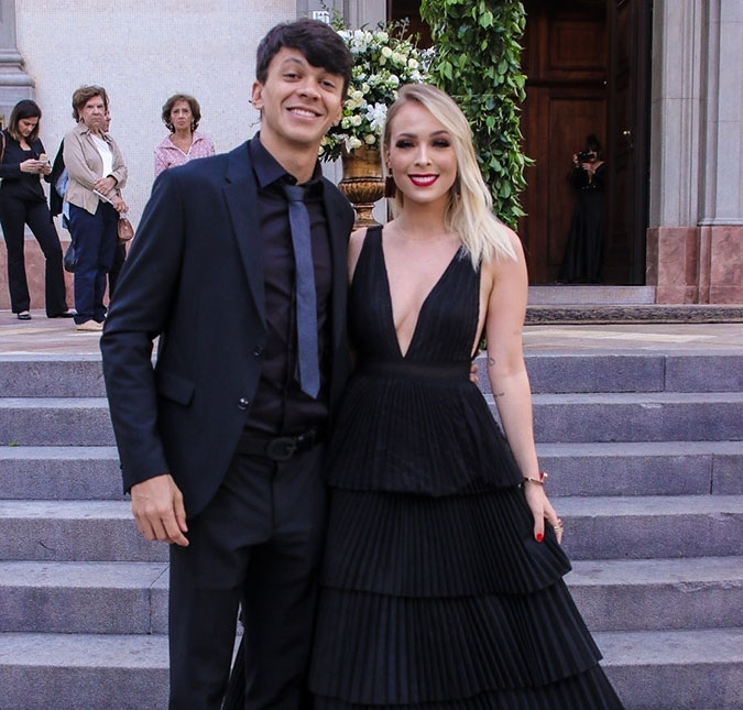 Filho de Tata Estaniecki e Júlio Cocielo é diagnosticado com pneumonia