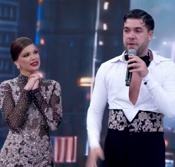Em noite de Tango, Alvaro é eliminado do <I>Dança dos Famosos</i> e internautas lamentam