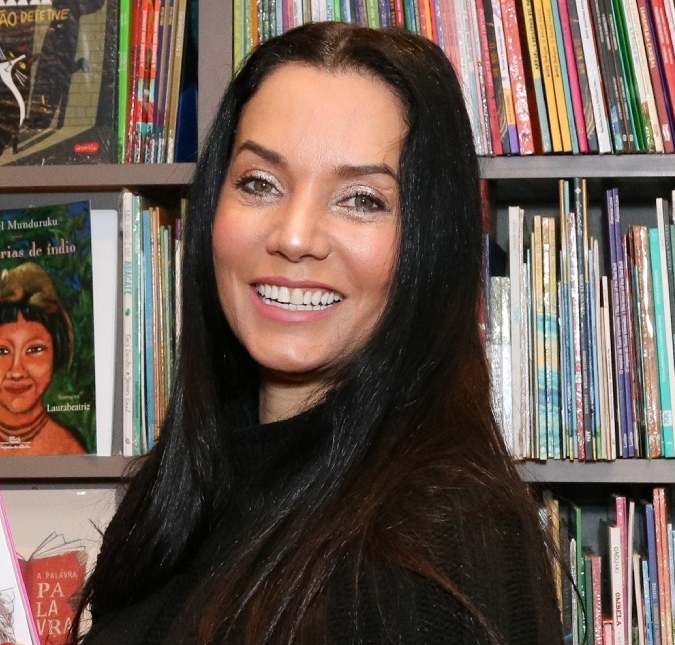 Mônica Carvalho é eleita Melhor Atriz em premiação em Mônaco pelo filme <i>Estranhos na Noite</i>