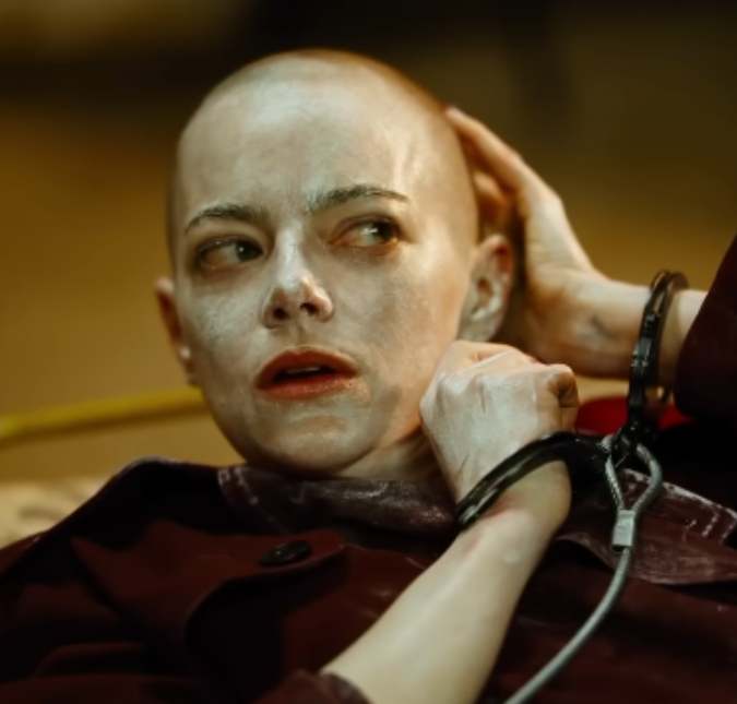 Emma Stone revela única condição para raspar a cabeça em <i>Bugonia</i>