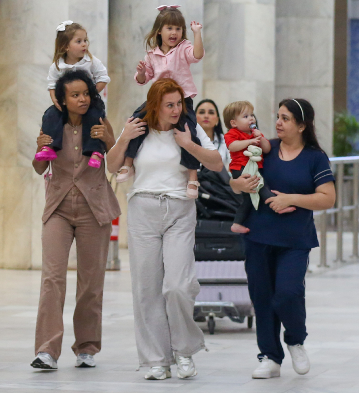 Pura fofura! Filhos de Virginia Fonseca e Zé Felipe encantam em flagra no aeroporto