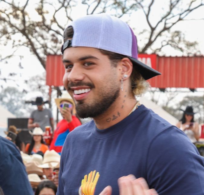 Zé Felipe curte vídeo e reforça rumores de música com possível indireta para Vin Jr. e Gustavo Mioto