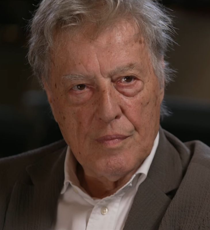 Tom Stoppard, vencedor do <i>Oscar</i> por <i>Shakespeare Apaixonado</i>, morre aos 88 anos de idade. Veja os famosos que morreram em 2025