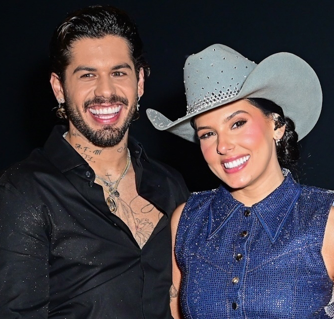 Ana Castela se diverte após ganhar totem de Zé Felipe durante <i>show</i> no Rio Grande do Sul