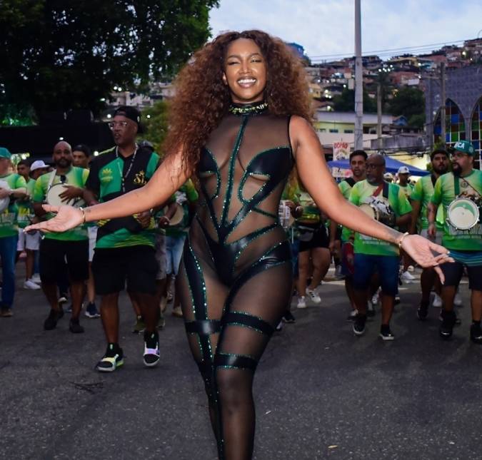 Você conhece a IZA de verdade? Confira algumas curiosidades sobre a cantora