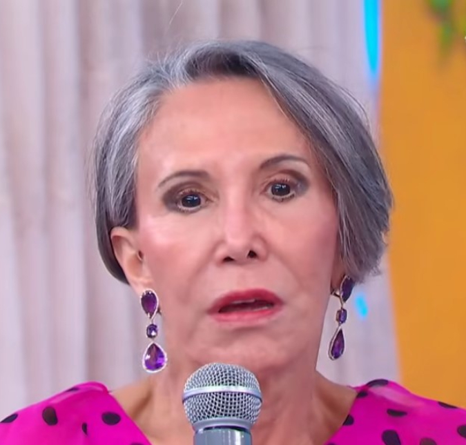 Eterna intérprete de Dona Florinda, Florinda Meza detona série <i>Chespirito: Sem Querer Querendo</i>: - <i>Enganação ao público</i>