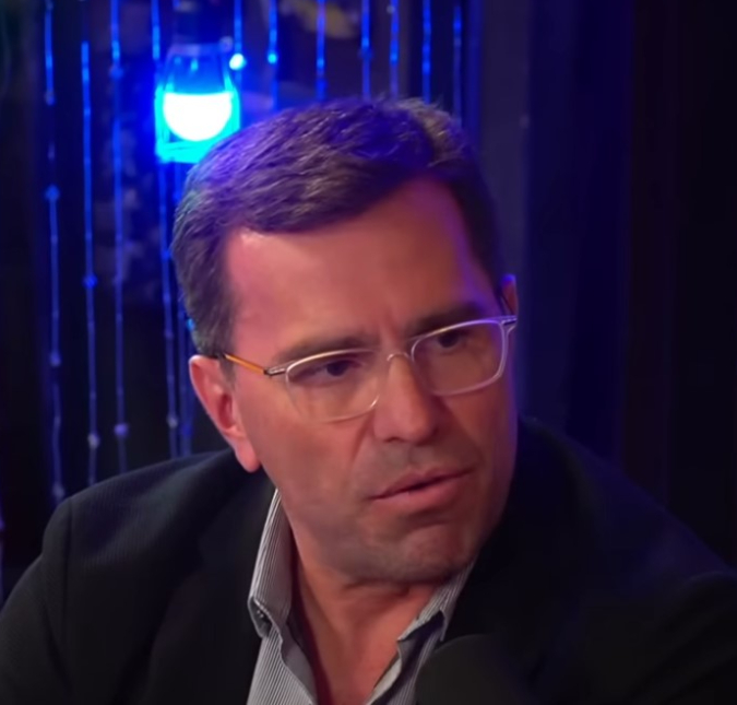 Rodrigo Bocardi perde 60 mil reais no <i>Show do Milhão</i> após pergunta sobre Taylor Swift