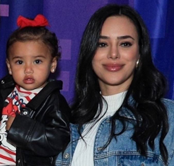 Bruna Biancardi encanta ao mostrar Mavie assistindo à passagem do trenó do Papai Noel; assista!