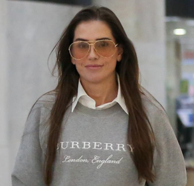 Deborah Secco abre álbum de fotos do seu aniversário e posta clique raro com o namorado