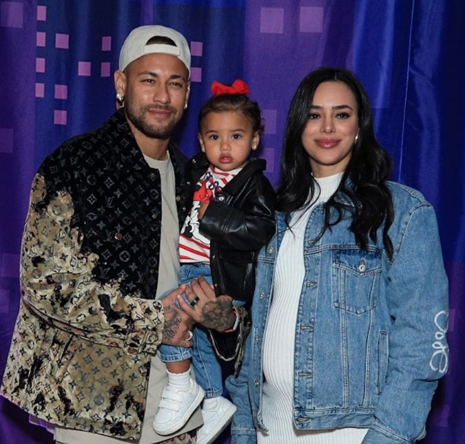 Bruna Biancardi estreia como capa de revista ao lado das filhas, Mavie e Mel: <i>Tinha que ser com elas</i>