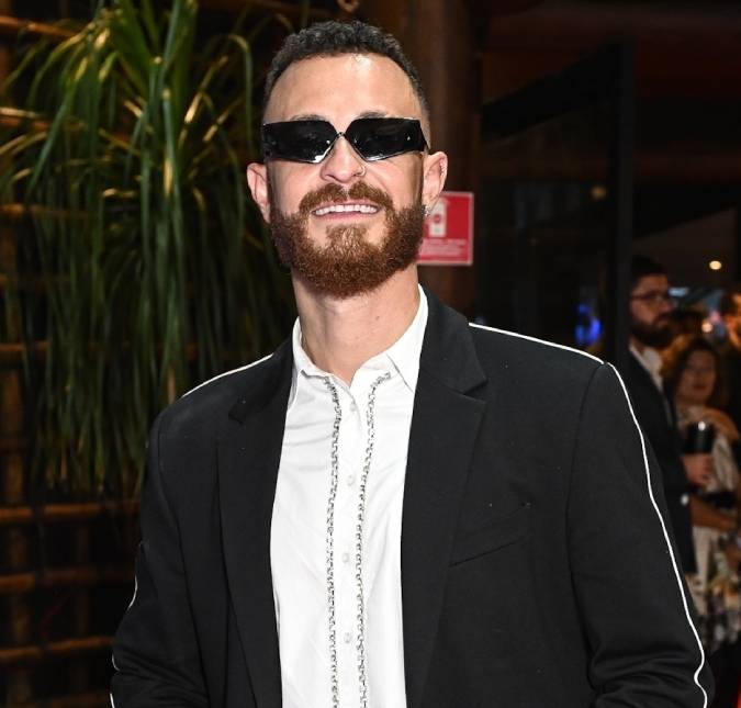 Gudugo bilíngue! Fred Bruno compartilha vídeo lendo em inglês para o filho e encanta a <i>web</i>