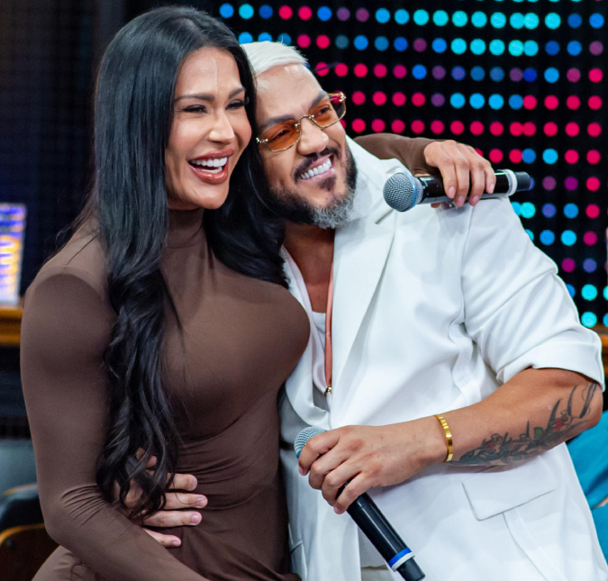 Após separação, Gracyanne Barbosa e Belo passam o Natal juntos. Veja o clique!