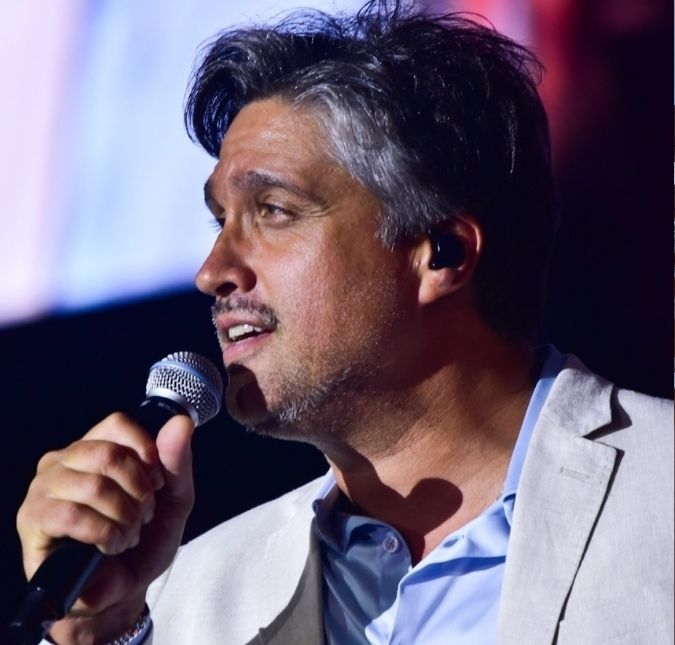 Leo Chaves, da dupla com Victor, anuncia chegada do quinto filho dois meses após nascimento