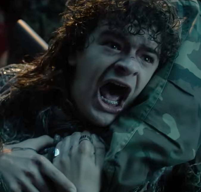 Prepare o coração! <i>Netflix</i> libera <i>trailer</i> eletrizante do episódio final de <i>Stranger Things</i>