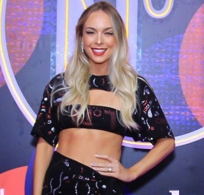 Tata Estaniecki abre álbum de fotos do <i>Réveillon</i> e fãs notam a ausência de Júlio Cocielo