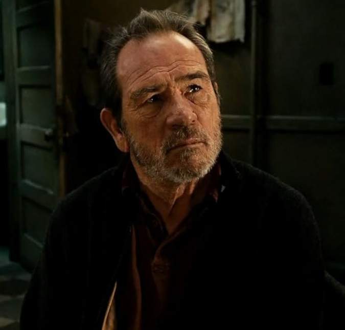 Áudio de ligação para emergência sugere que filha de Tommy Lee Jones morreu de overdose, diz revista