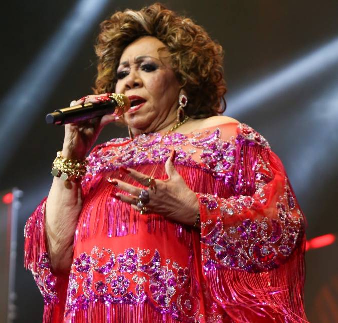 Bandidos roubam carro de Alcione no Rio de Janeiro