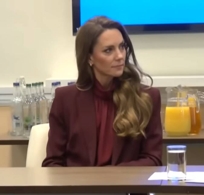 Kate Middleton emociona durante visita surpresa em hospital com rara revelação sobre seu tratamento contra o câncer