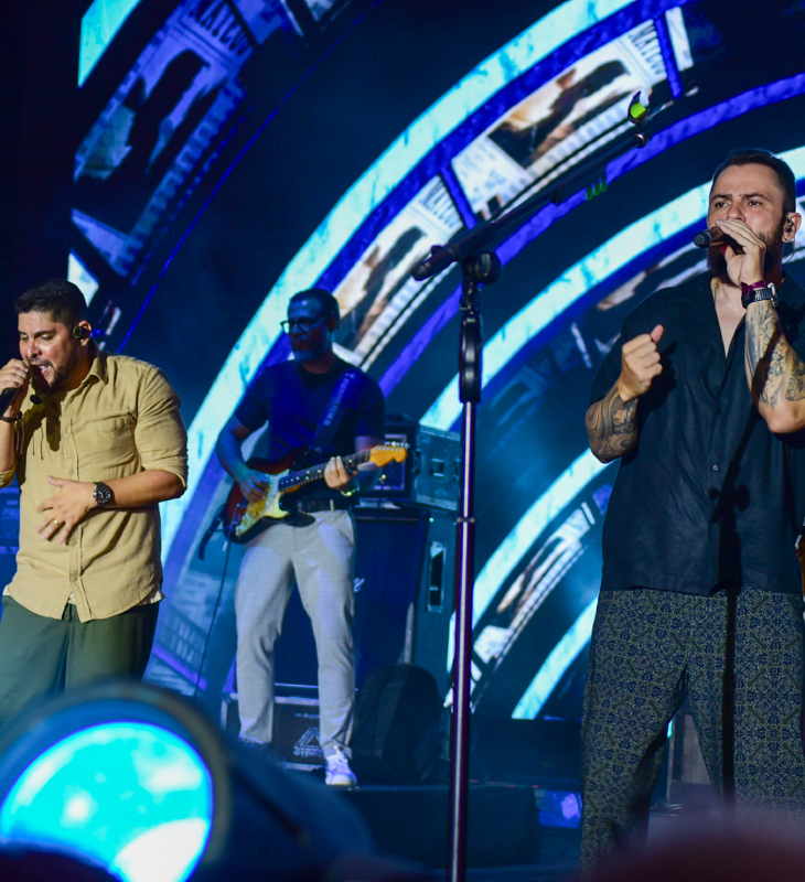 Esposas de Jorge e Mateus fazem rara aparição em cruzeiro de 20 anos da dupla; veja quem esteve por lá!