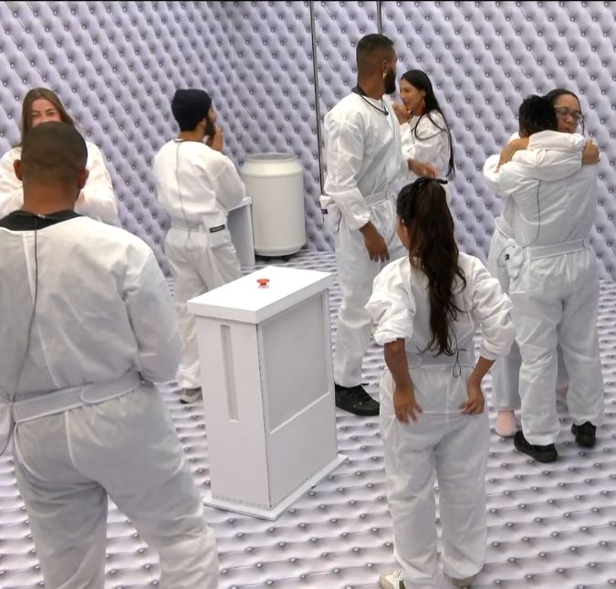 Estreia do <i>BBB26</i> traz o retorno do temido Quarto Branco; entenda a dinâmica que vale duas vagas no programa