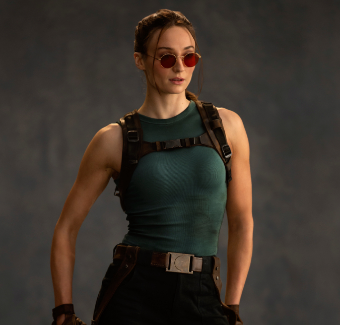 Sophie Turner surge caracterizada como Lara Croft pela primeira vez para série <I>Tomb Raider</i>