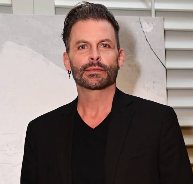 Henri Castelli relata que teve medo de morrer após segunda crise convulsiva: <i>Fiquei em pânico</i>