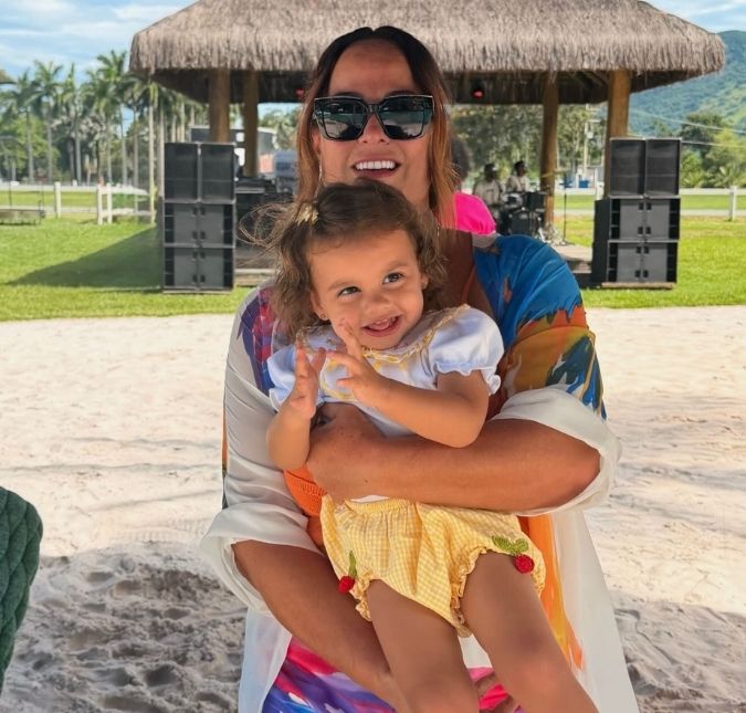 Amanda Kimberlly mostra Helena curtindo a avó paterna, Nadine Gonçalves. Veja os melhores momentos da terceira filha de Neymar Jr.