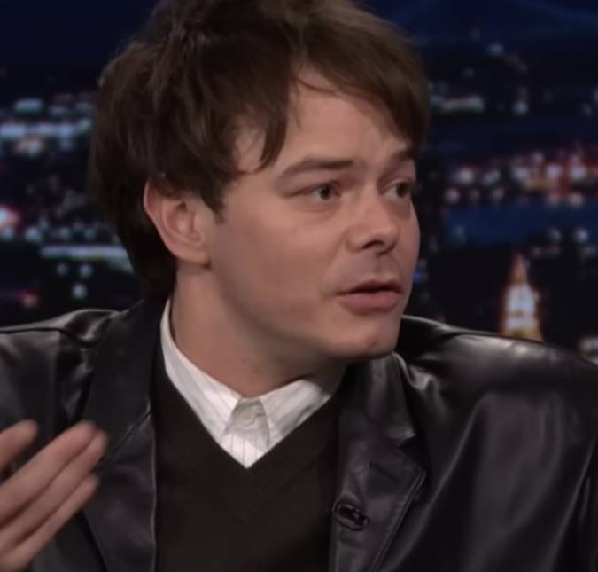 Charlie Heaton fala sobre <i>comparações</i> com Harry Styles e diz entender a confusão: <i>Existem algumas semelhanças</i>