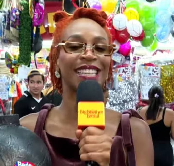 Karol Conká celebra contrato com a <i>Globo</i>: <i>Kontratada</i>