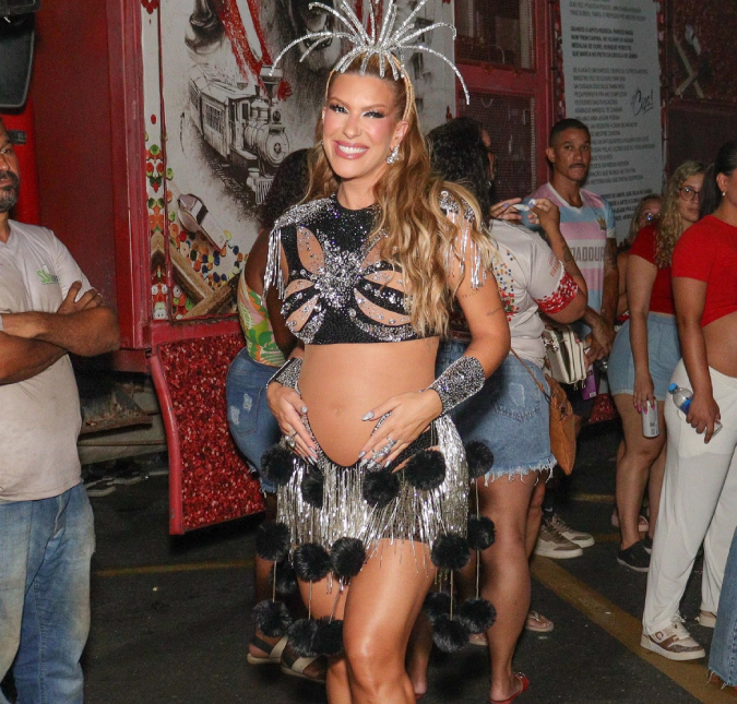 Lore Improta fala sobre preparação para desfilar durante gestação de segundo filho
