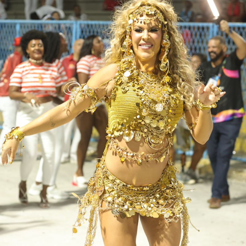 Grávida, Lore Improta se joga no samba no ensaio técnico da Unidos do Viradouro