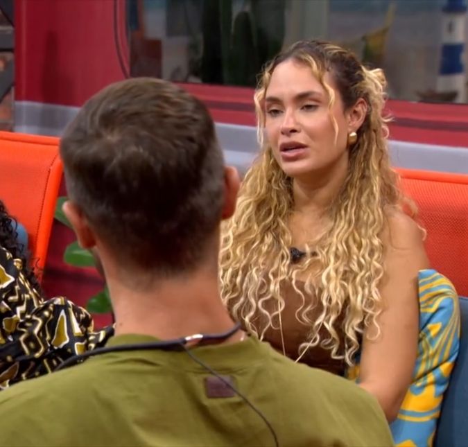 Sarah Andrade reage a eliminação de Brigido: <i>- Deu um nó na minha cabeça</i>. Saiba como foi a madrugada no <i>BBB26</i>