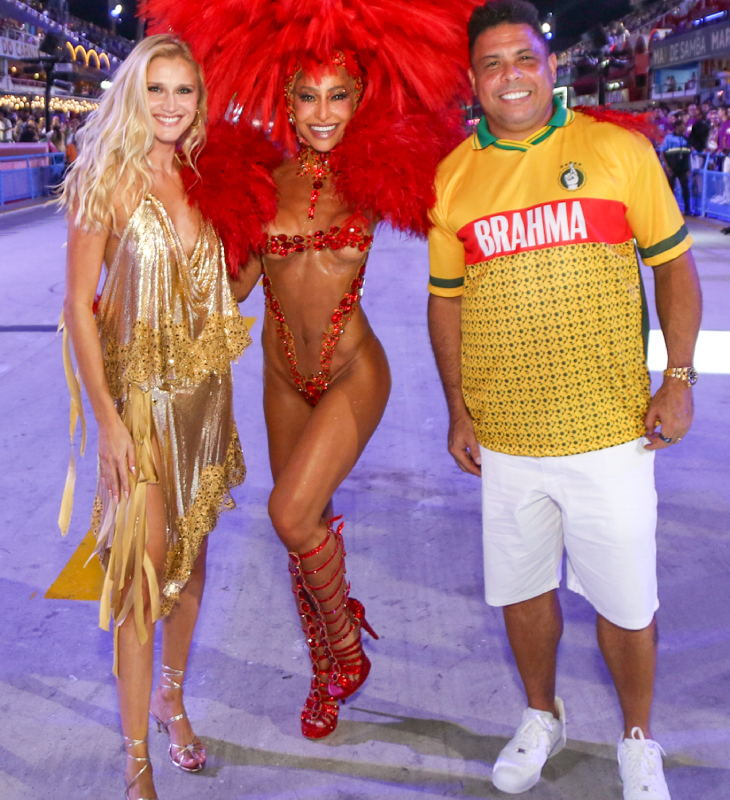 Amigos de longa data, Sabrina Sato curte Carnaval com Ronaldo Fenômeno e Celina Locks