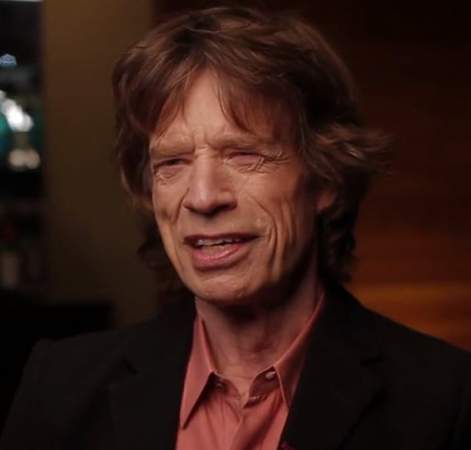 Filha de Mick Jagger reflete sobre a pressão de carregar o nome do vocalista