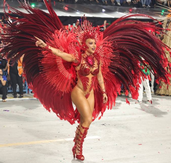 Após problema com costeiro, estilista se pronuncia e manda recado para Virginia Fonseca