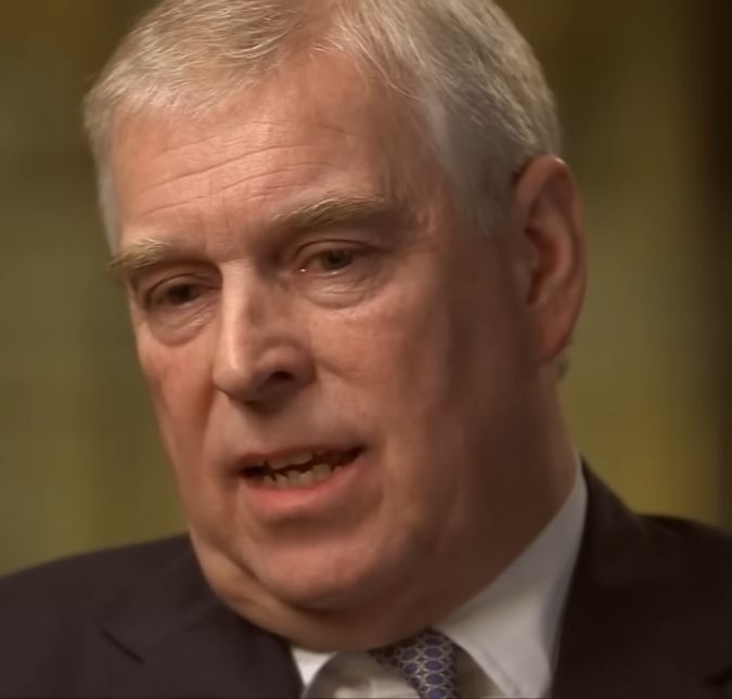 Ao deixar delegacia, ex-Príncipe Andrew é visto pela primeira vez após prisão