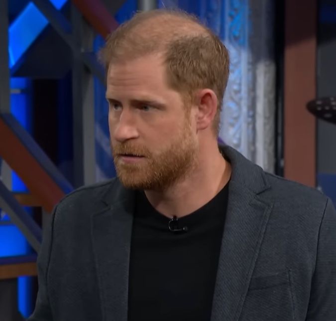 Comparações com o ex-Príncipe Andrew deixam Príncipe Harry <i>frustrado</i>, diz revista