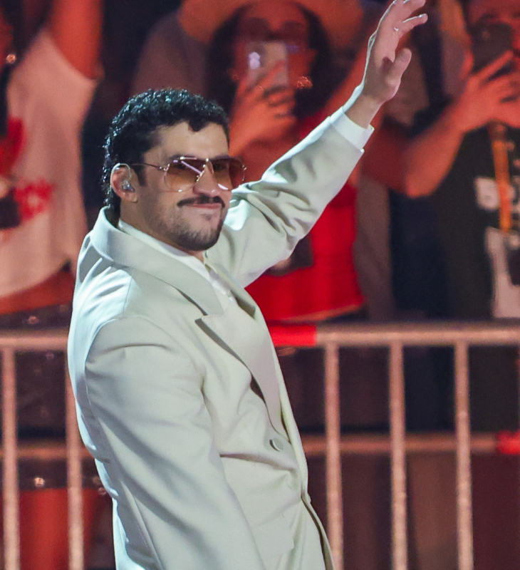 Bad Bunny esbanja simpatia, emoção e muita música em primeiro <i>show</i> no Brasil